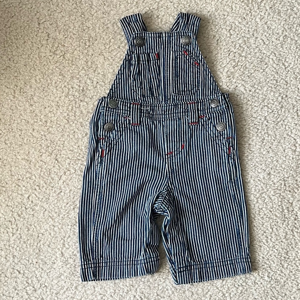 Baby boy Old Navy striped overalls. Size 0-3 months. Excellent condition.